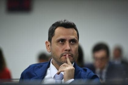 Cleitinho Azevedo lidera disputa pelo governo de Minas Gerais