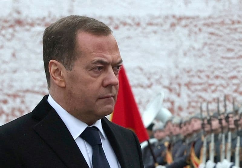 Medvedev critica EUA como mediadores após ações contra Maduro