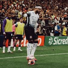 Memphis Depay busca recuperação contra adversário de sua preferência