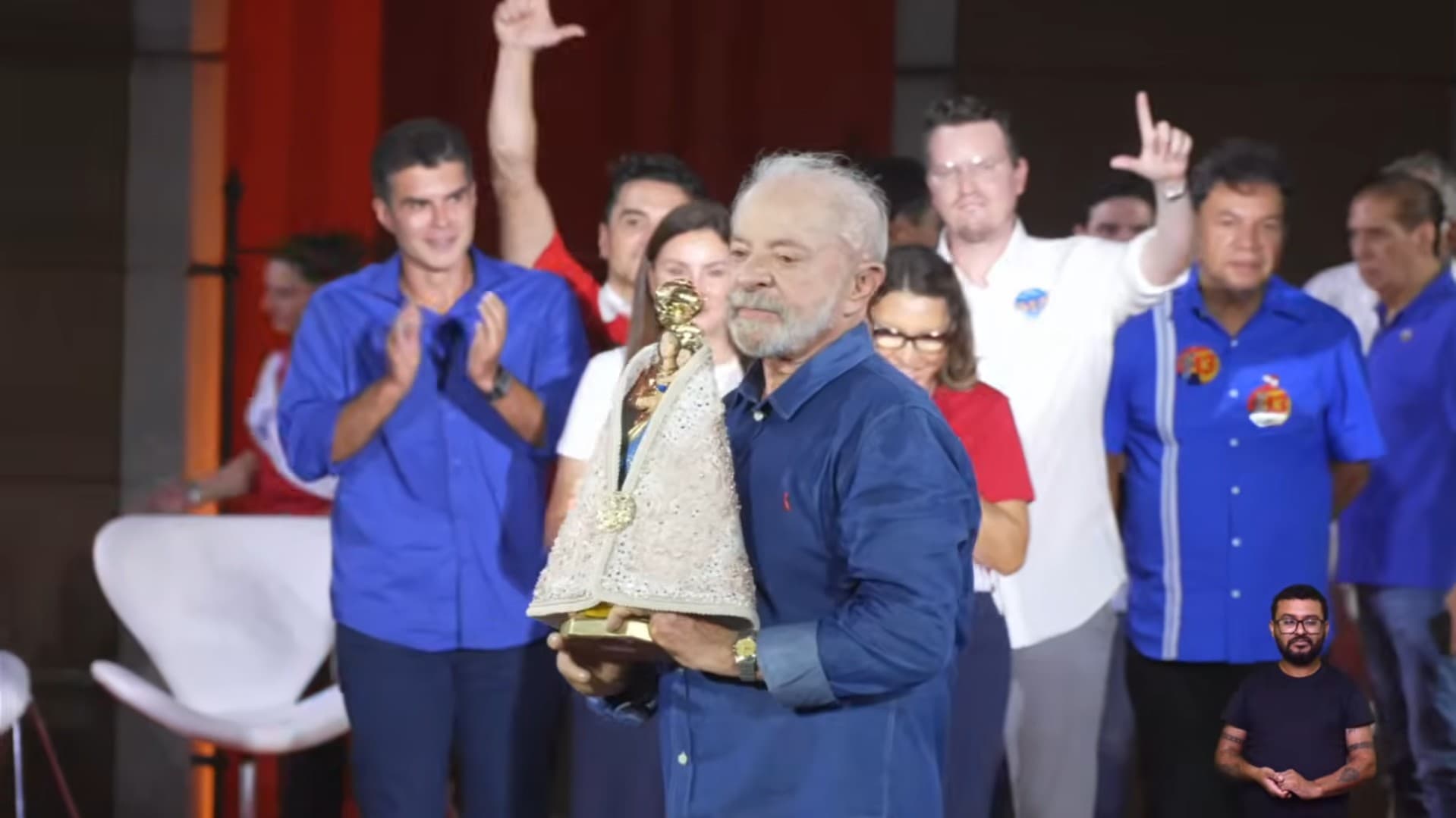 Lula defende proteção a Nossa Senhora Aparecida durante ato em Belém