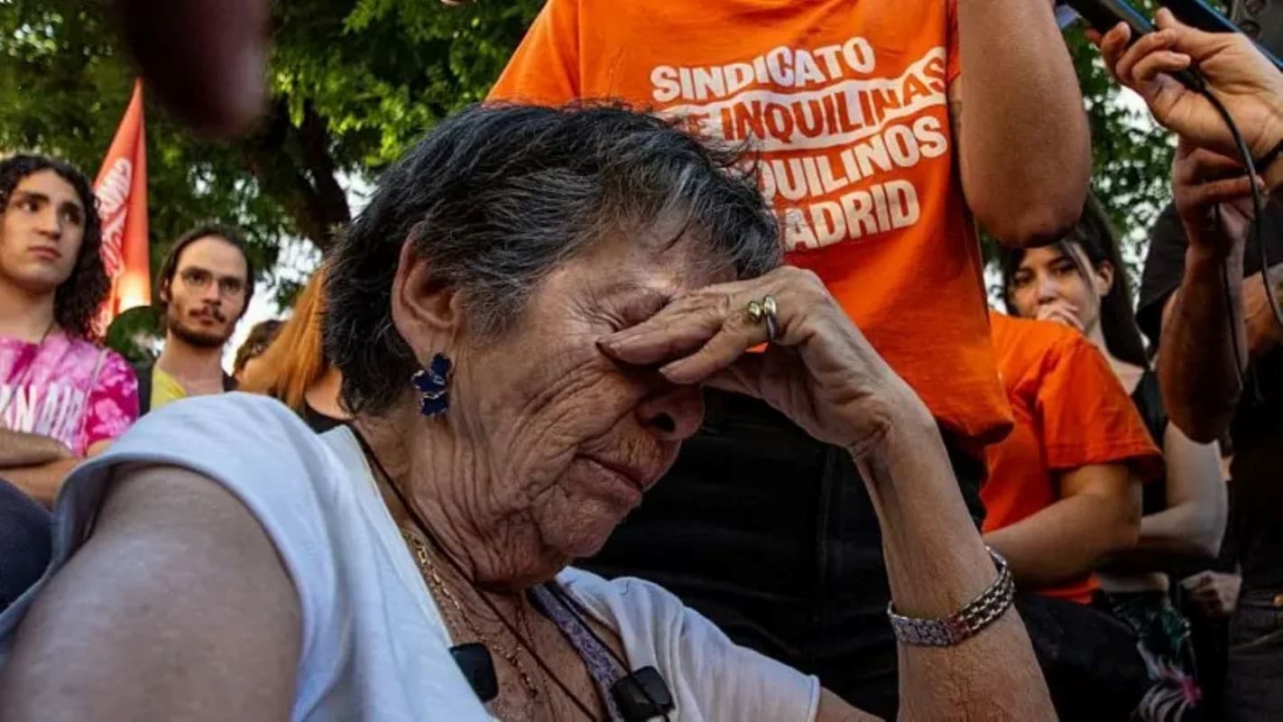Protestos em Madri destacam crise habitacional após despejo de aposentada