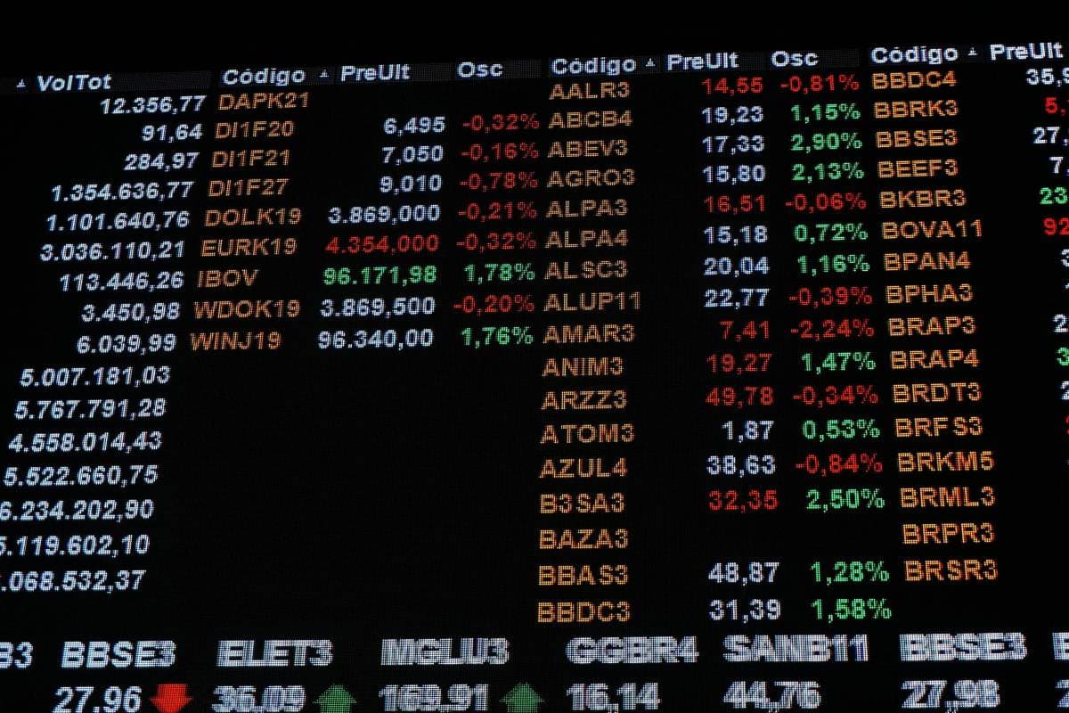 Ibovespa inicia nova fase com 79 ativos de 76 empresas