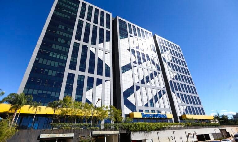 Banco do Brasil enfrenta queda de lucro com inadimplência rural crescente