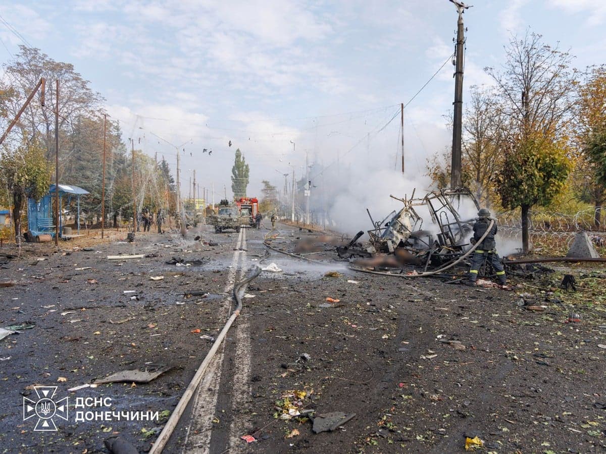 Bombardeio russo em Kramatorsk deixa ao menos 30 mortos