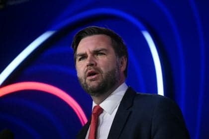 JD Vance destaca progresso nas negociações com o Irã, mas alerta sobre ações militares