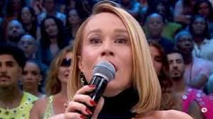 Polêmica nas redes: o vestido de mariana ximenes no Domingão