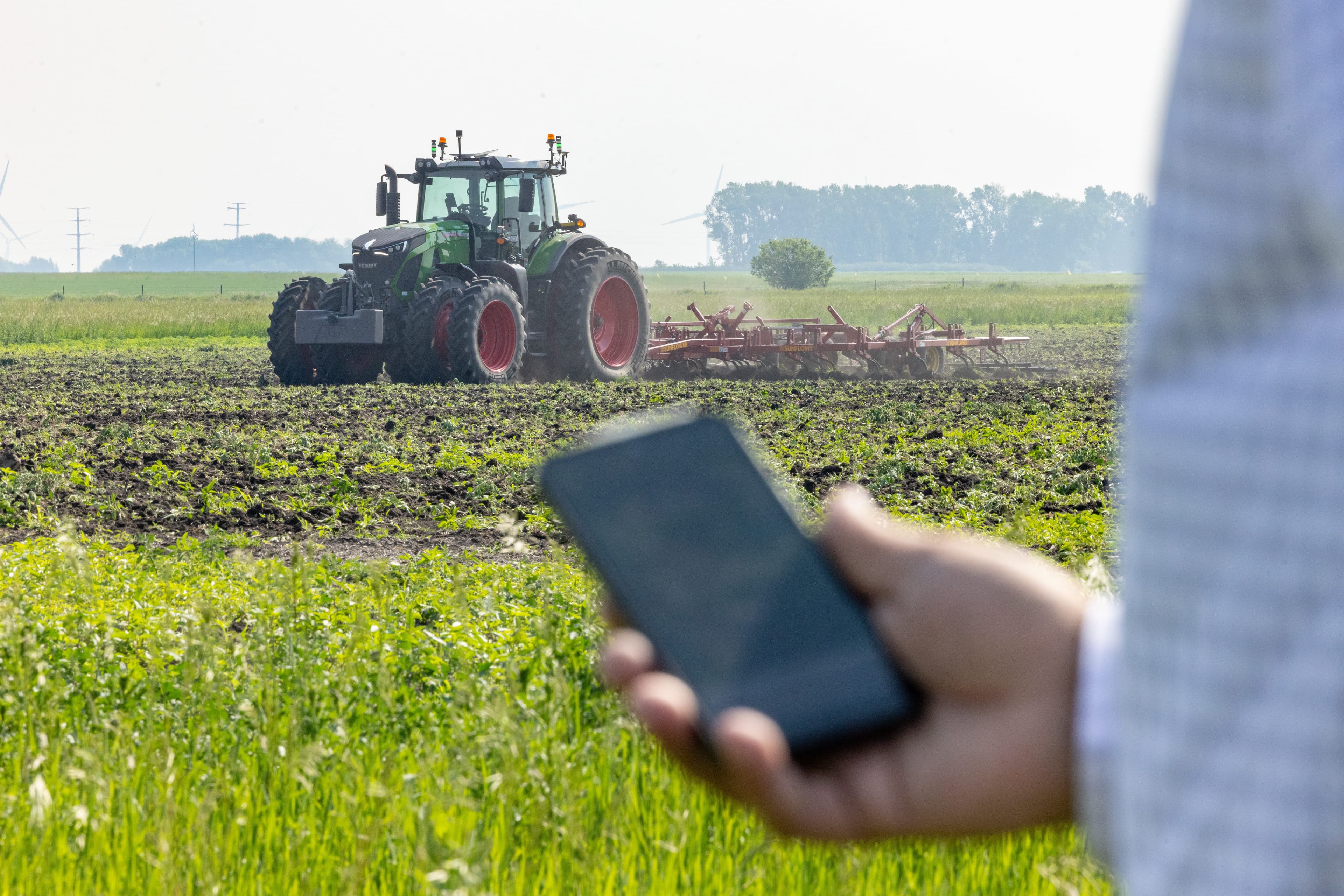 PTx lança tecnologia de trator remoto para colheita