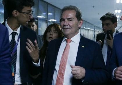 Centrais sindicais pressionam por relator para PEC sobre jornada de trabalho