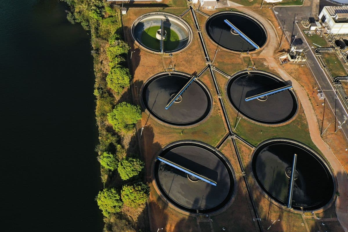 Baixa concorrência marca leilões de saneamento após novo marco legal