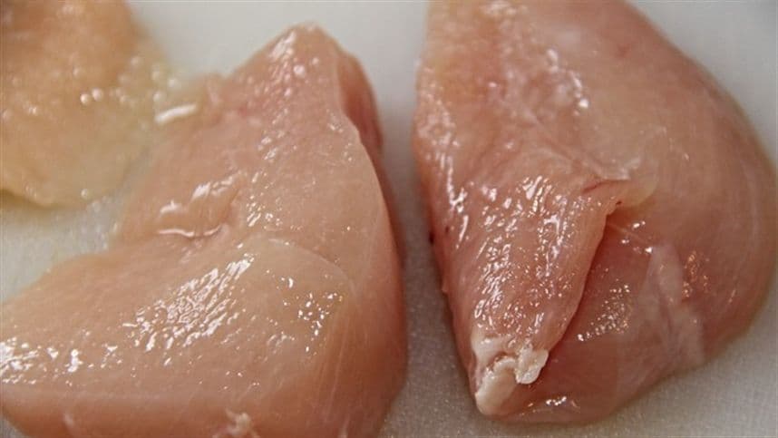 Mercado de carne de frango no Brasil enfrenta estagnação nos preços internos