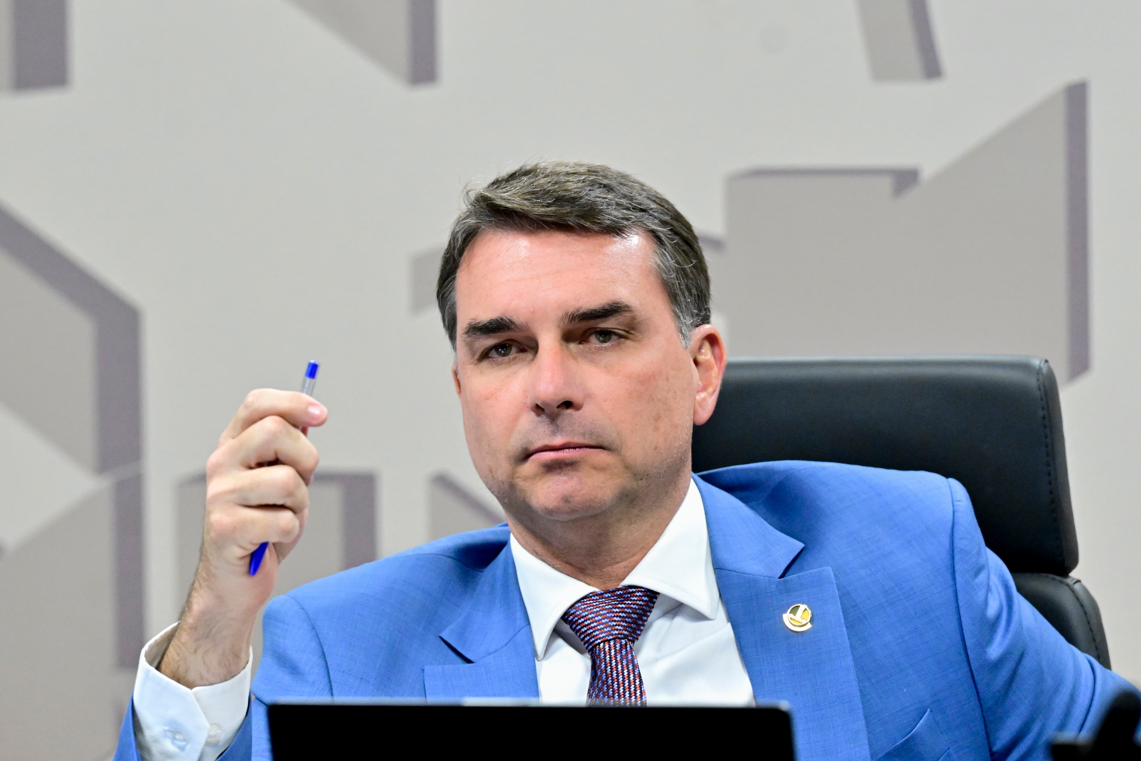 Associações de etanol rebatem Flávio Bolsonaro sobre redução da mistura
