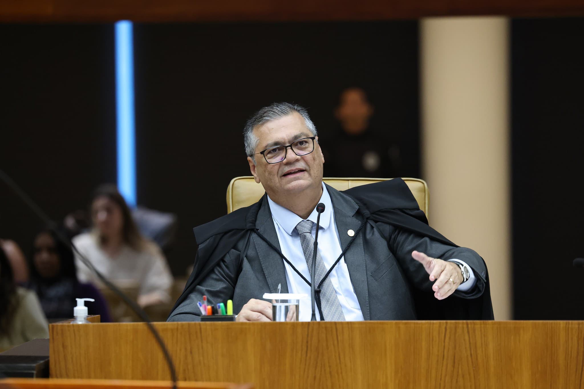 Flávio Dino propõe reforma do Judiciário e combate à corrupção
