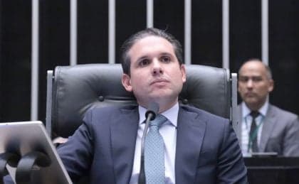 Hugo Motta promete votar proposta sobre escala 6×1 nesta terça-feira