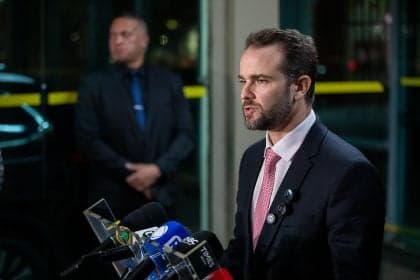 Dario Durigan alerta que PEC das Igrejas afetará impostos dos brasileiros
