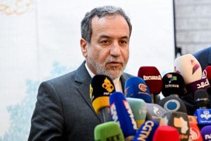 Ministro iraniano visita Paquistão para dialogar sobre conflitos