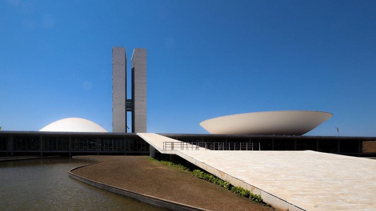Centro-Oeste enfrenta calor intenso e seco no início da semana