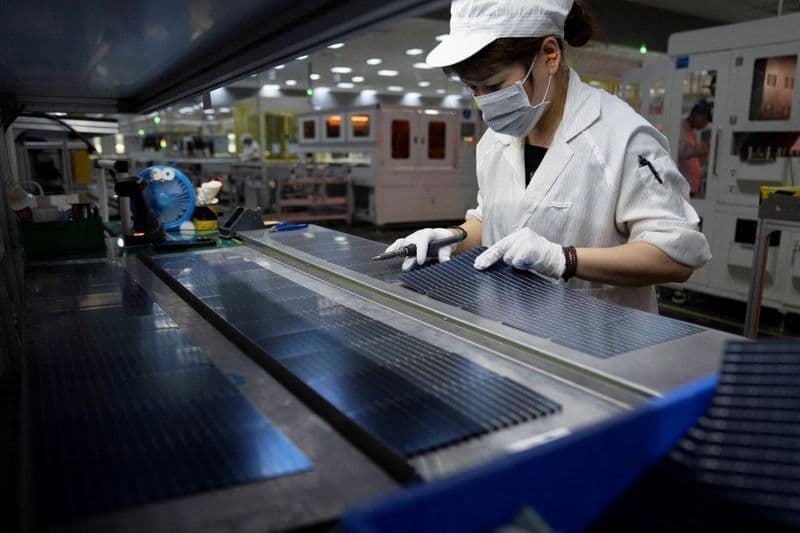 China pode restringir exportações de tecnologia solar para EUA