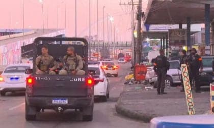 Operação da Polícia Civil no Rio resulta em confronto e caos na Zona Norte