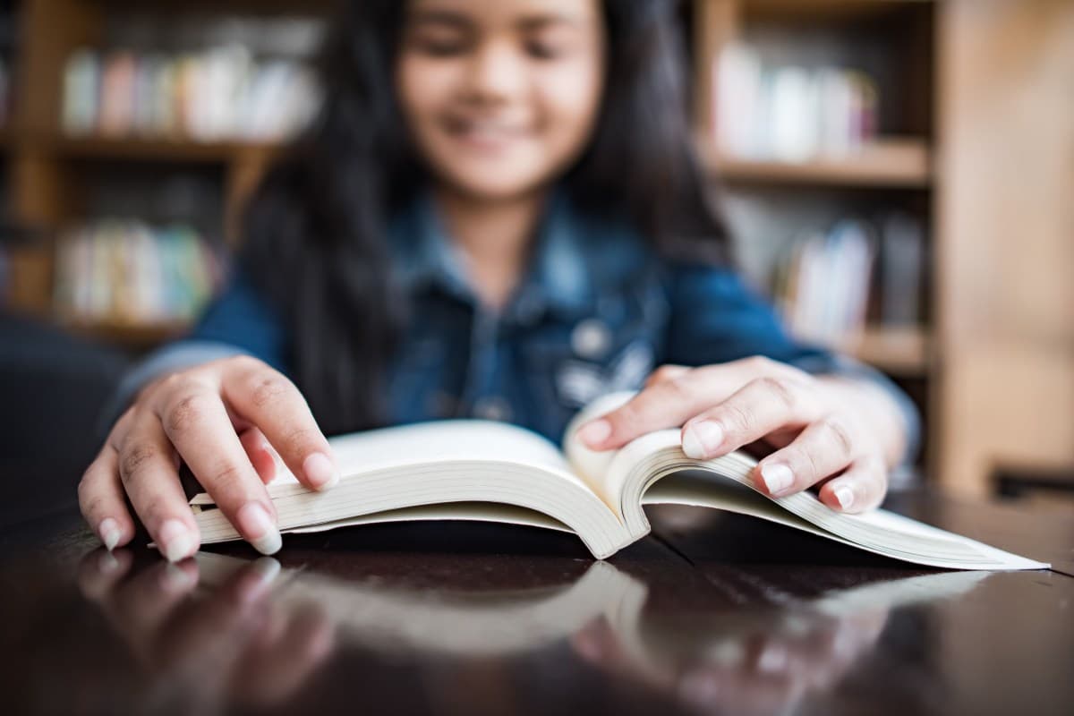 Novos Verbete do Dicionário Merriam-Webster Incluem Gírias Online