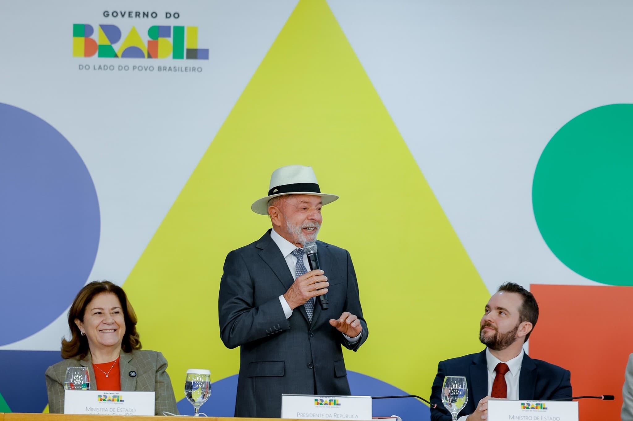 Lula e Flávio Bolsonaro empatam em pesquisa e 'Desenrola 2.0' gera expectativa