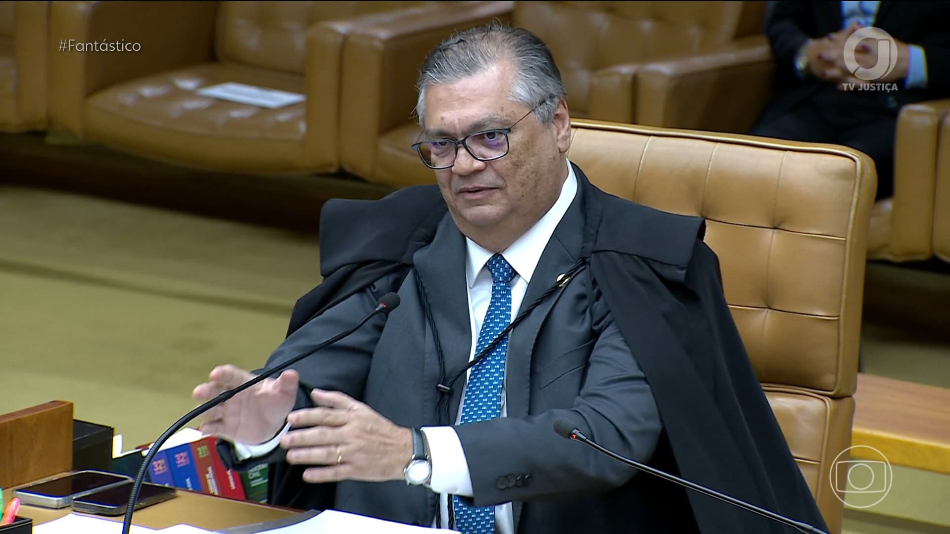 Ministro Flávio Dino revela esquema financeiro na cinebiografia de Bolsonaro