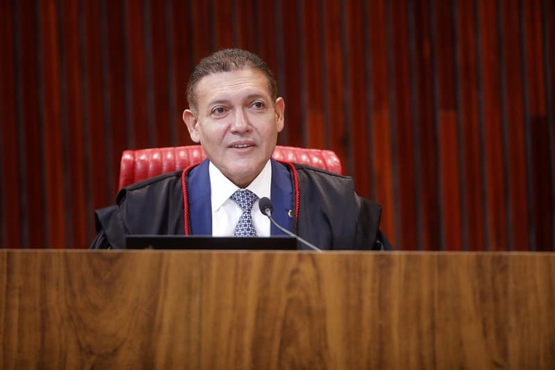 Kassio Nunes Marques convoca sessão de urgência do TSE