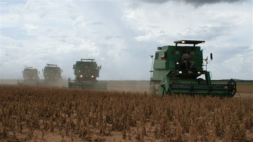 Contaminação em mangueiras hidráulicas prejudica maquinário agrícola