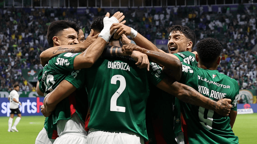 Palmeiras goleia Corinthians por 4 a 1 em grande clássico