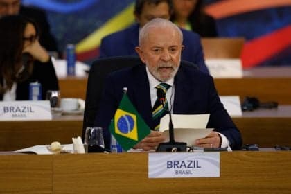 Governo Lula observa eleições na Hungria e Peru para 2026