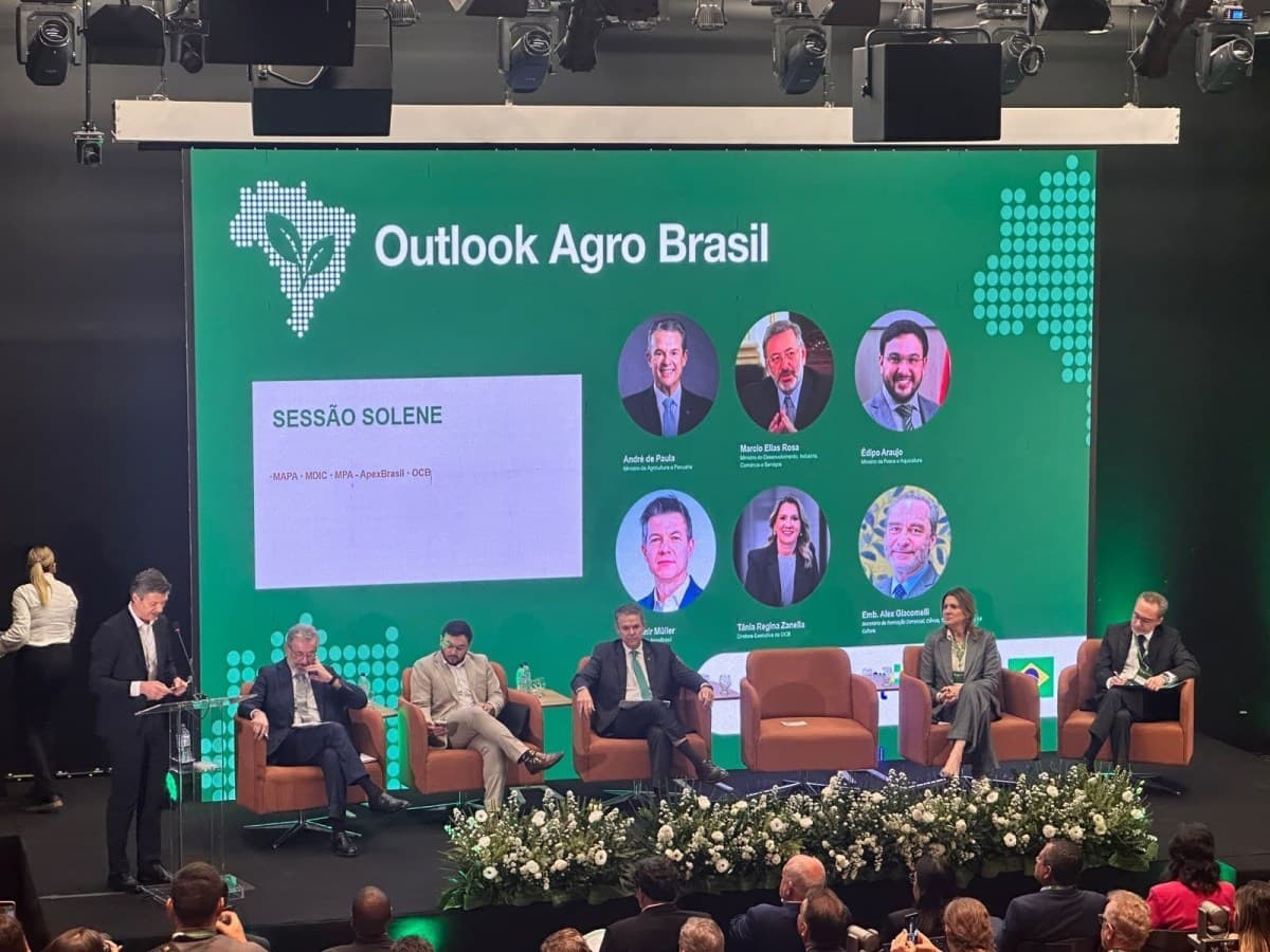 Ministro André de Paula promete 700 mercados para agro até 2026