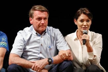Michelle Bolsonaro entra na disputa presidencial em pesquisa de voto