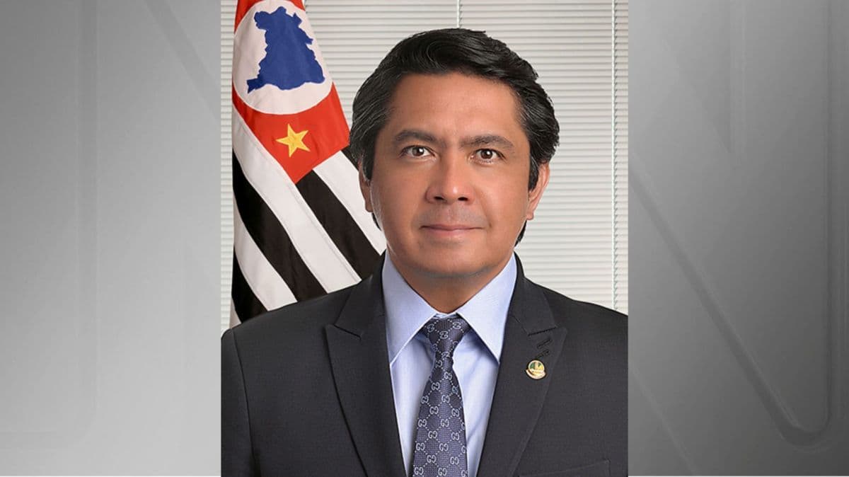 Senador Alexandre Giordano é autuado em São Paulo após conduzir veículo irregular