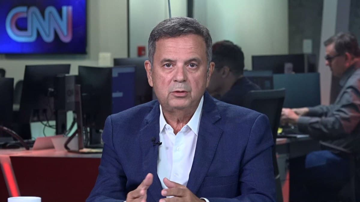 Coordenador de Flávio Bolsonaro critica adiamento de decisão do STF