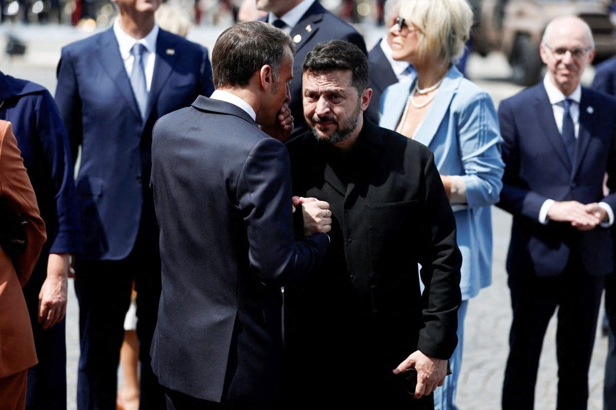 Macron homenageia Ucrânia em grandioso desfile militar em Paris