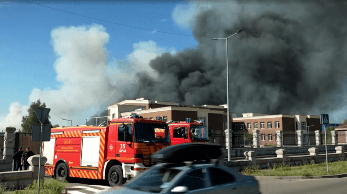 Ataques aéreos russos causam mortes e danos em Kiev e Odesa