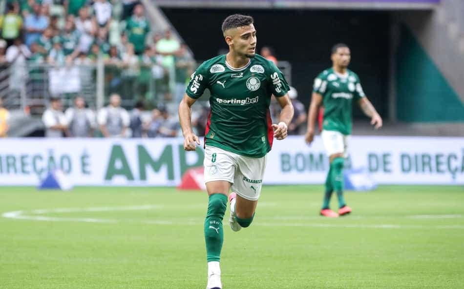 Palmeiras enfrenta momento decisivo com liderança no Brasileirão e pressão na Libertadores