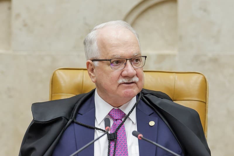Fachin defende instituições e propõe críticas construtivas ao STF