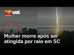Mulher é ferida por raio na praia da Pinheira, em SC