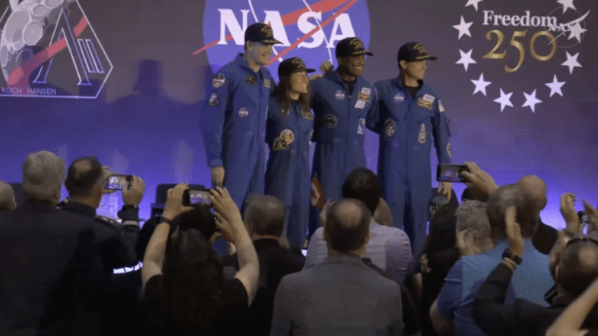 Astronautas da Artemis II recebem calorosa recepção após retorno