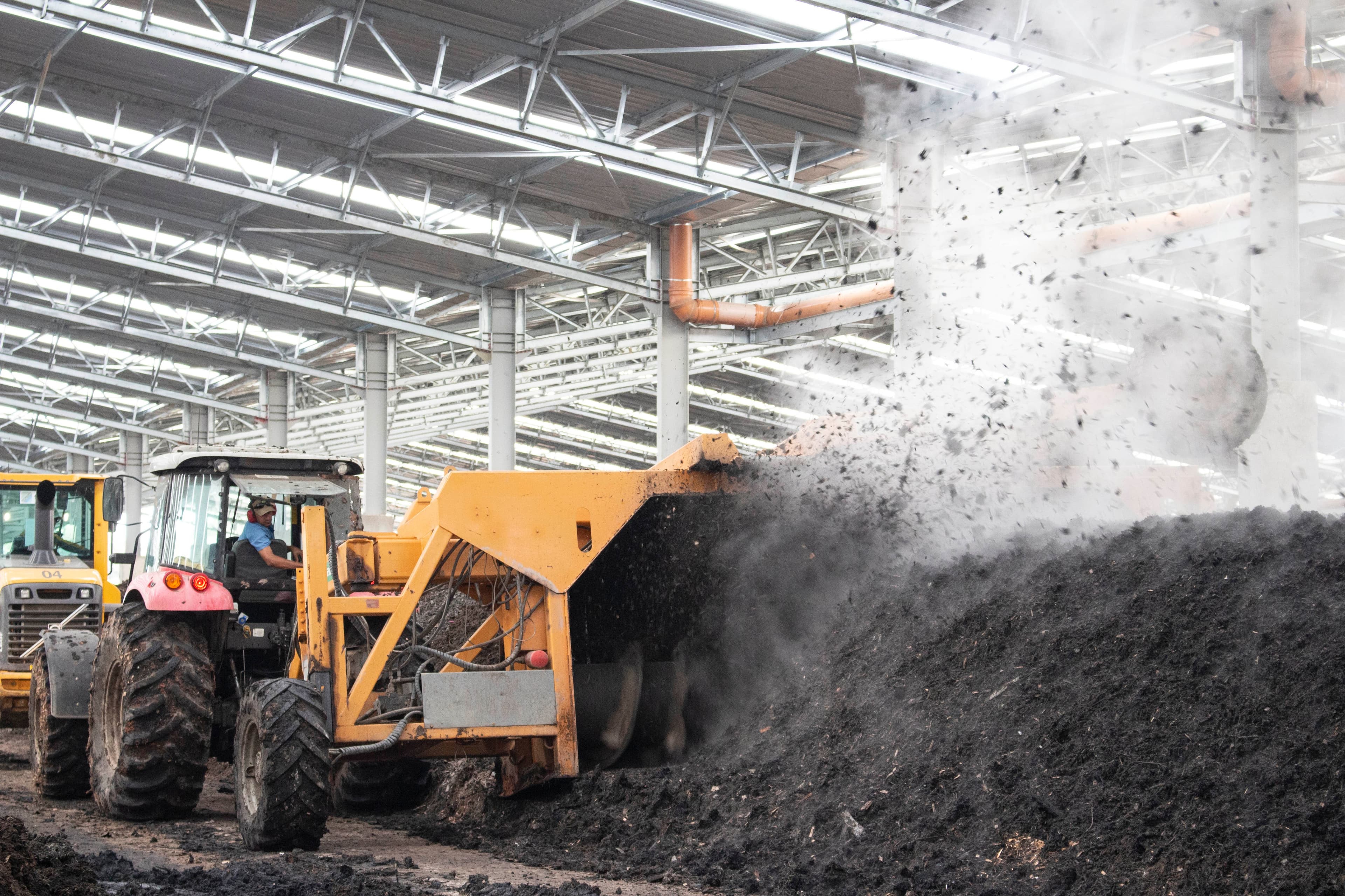 Lodo de esgoto se transforma em insumo para biofertilizantes no Brasil