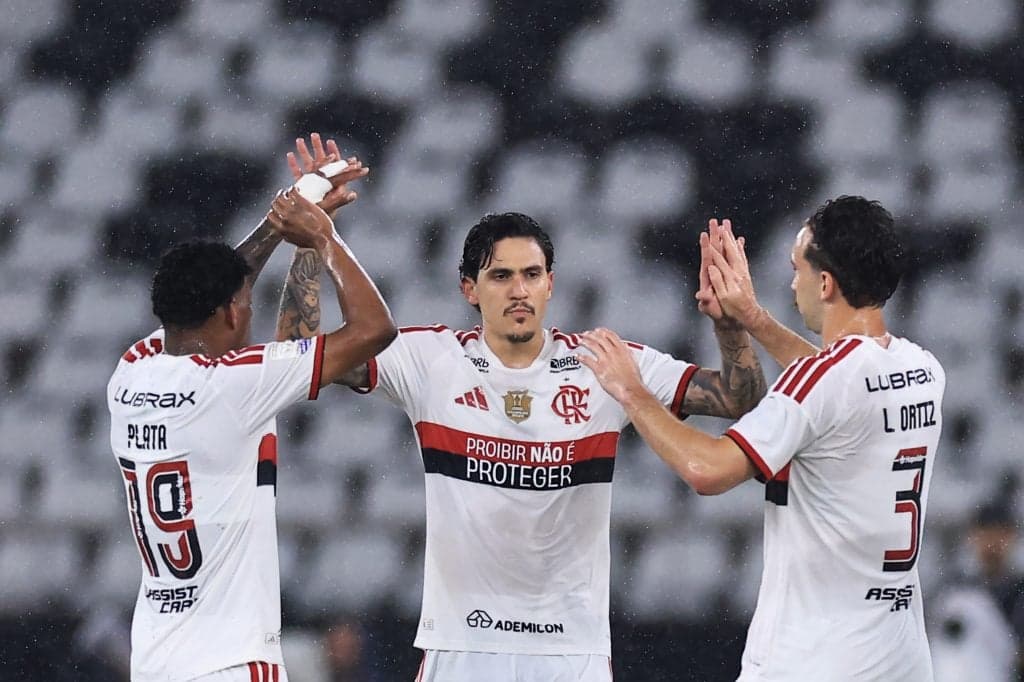 Vasco completa 11 anos sem vencer o Flamengo no Brasileirão