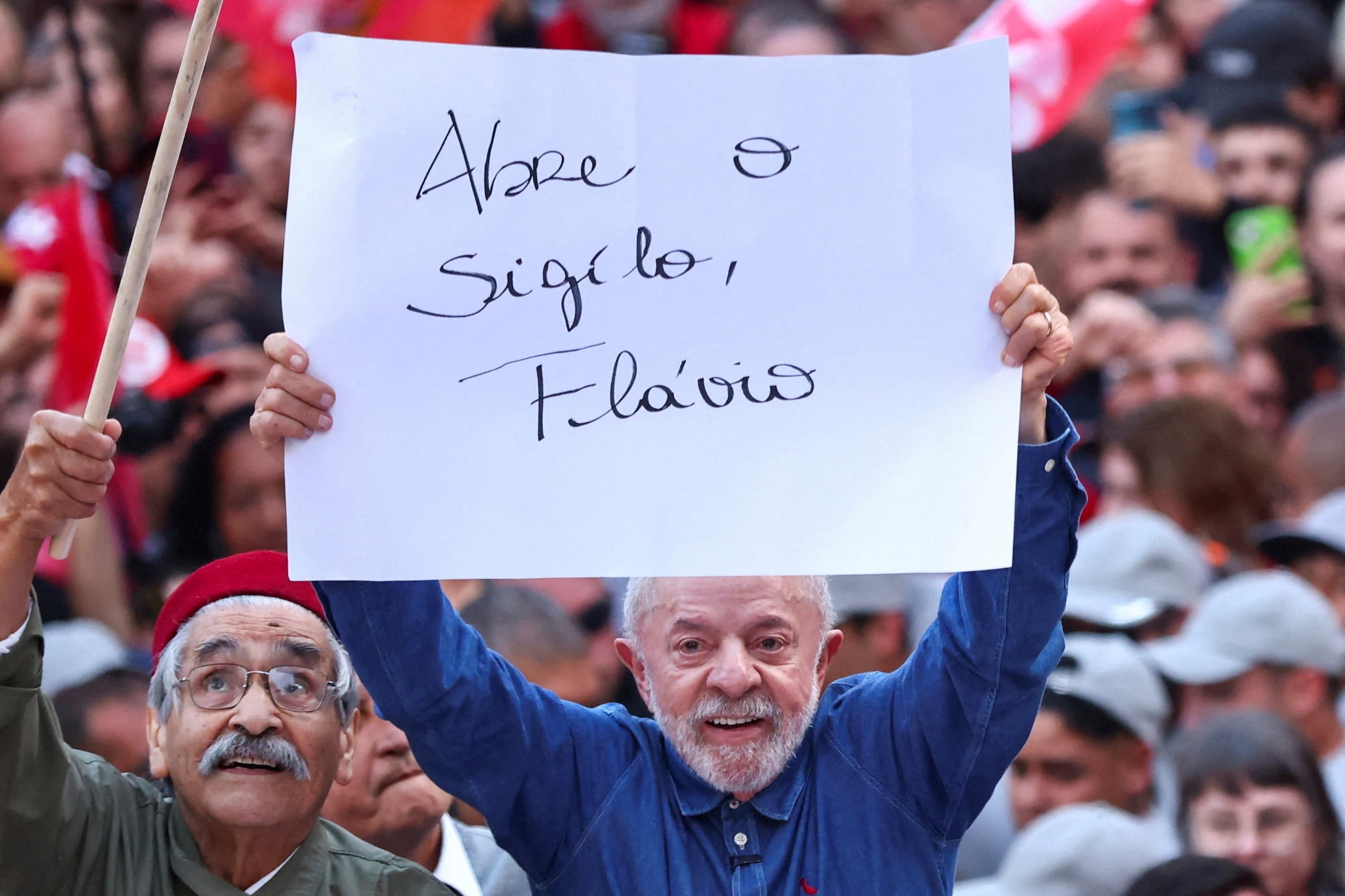 Lula critica Flávio Bolsonaro e reafirma pedido de quebra de sigilo
