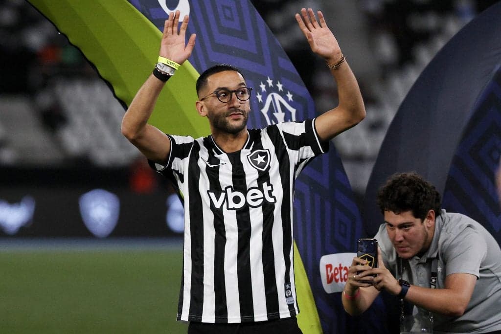 Hakim Ziyech é apresentado pelo Botafogo antes de partida contra Bragantino