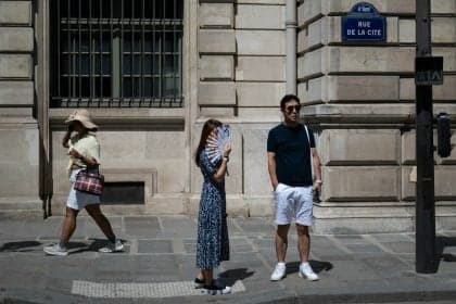 França proíbe álcool em eventos da Fête de la Musique por alerta de calor