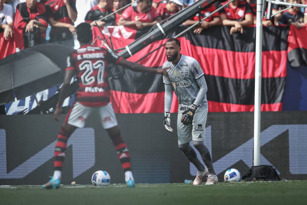 Everson discute polêmica sobre gol de Arrascaeta em jogo Atlético-MG x Flamengo