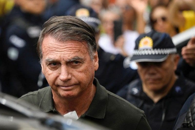 Bolsonaro passa por atendimento odontológico sob escolta em Brasília