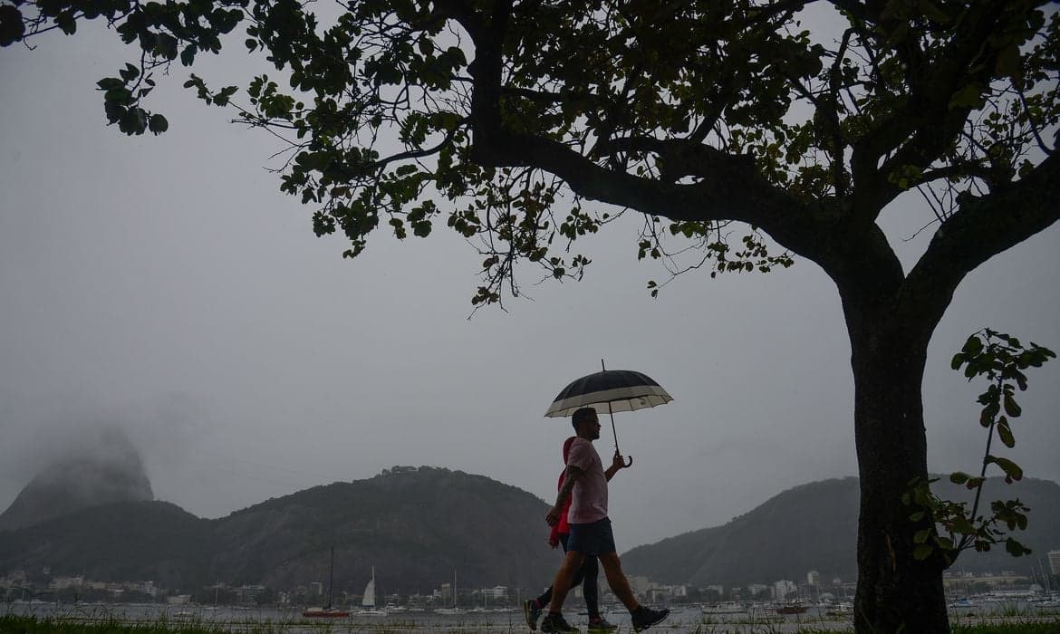 Frente fria altera clima no Sudeste e Nordeste; veja a previsão