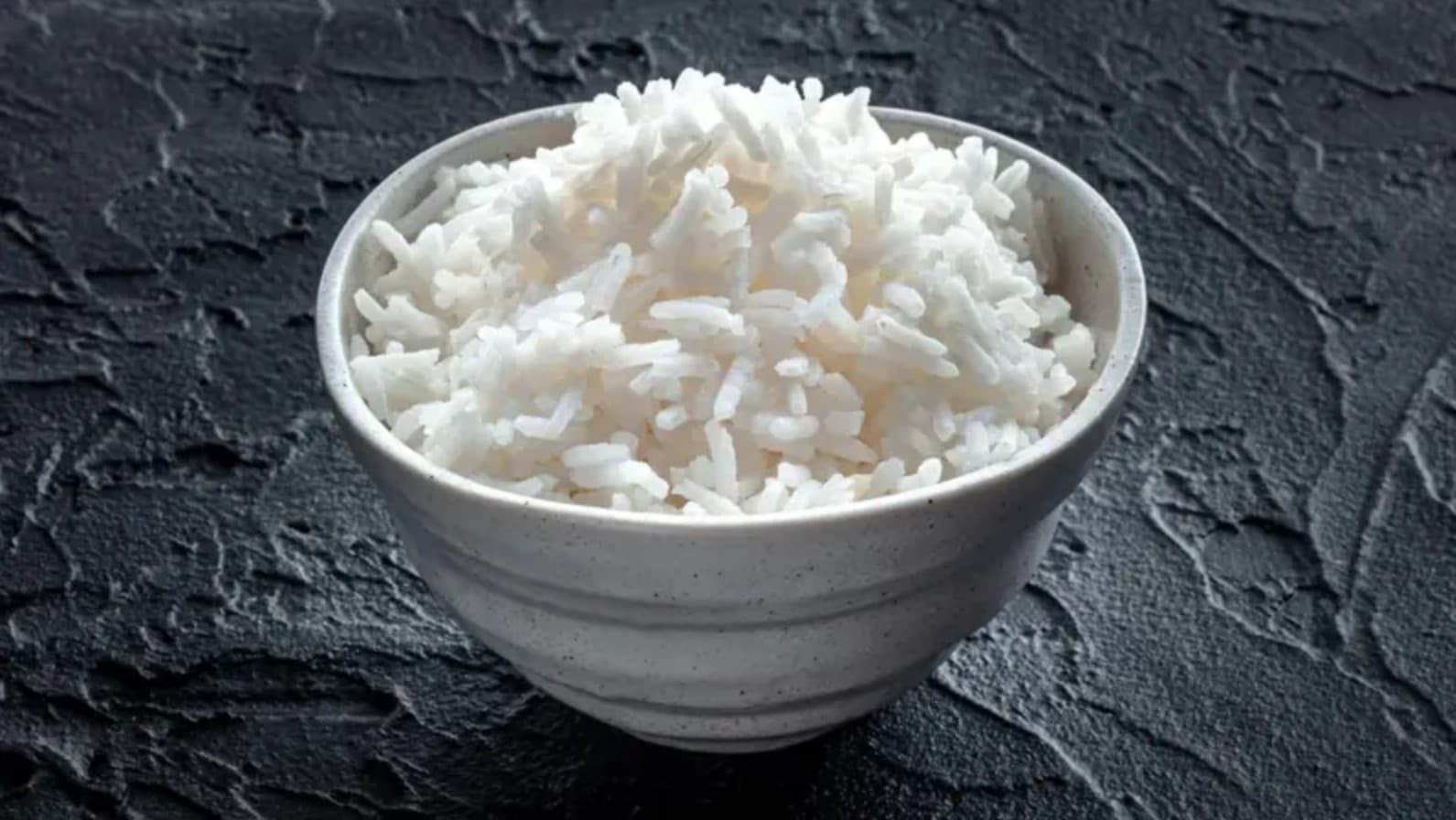 Lavar o arroz: prática essencial ou desnecessária?