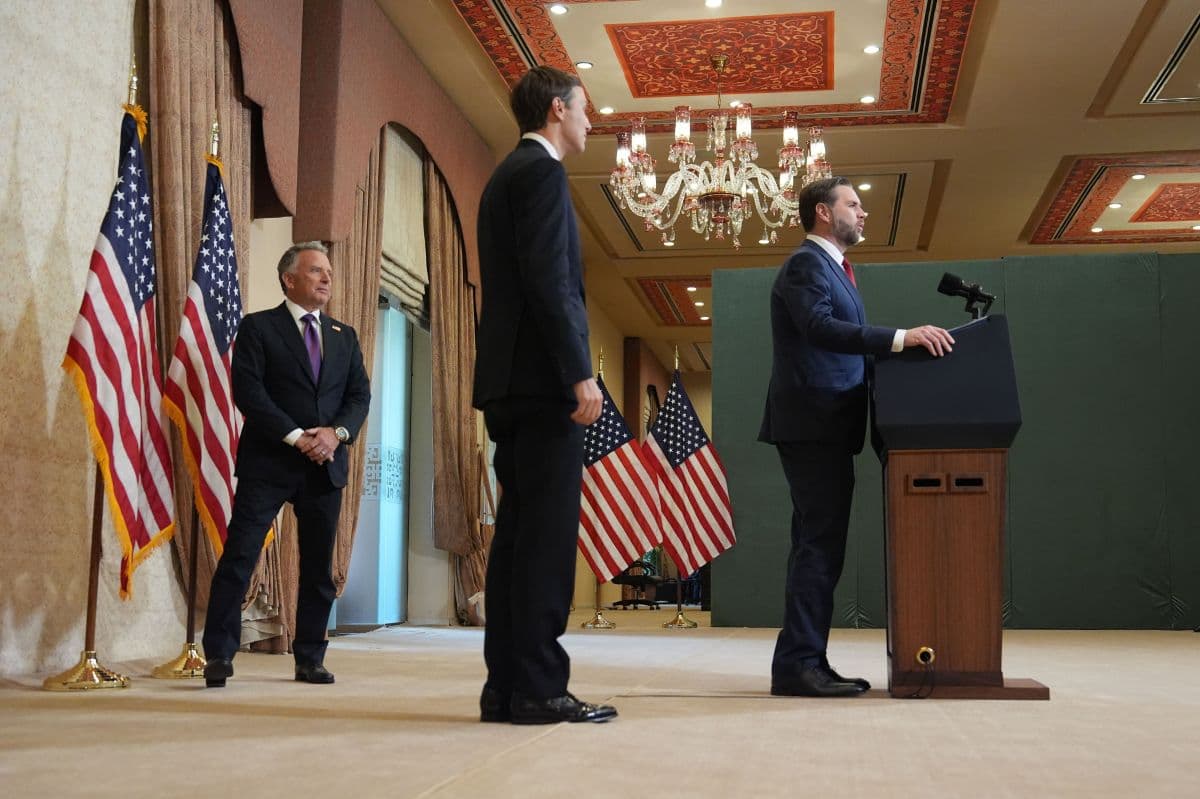 Steve Witkoff e Jared Kushner dialogam sobre acordos nucleares com o Irã