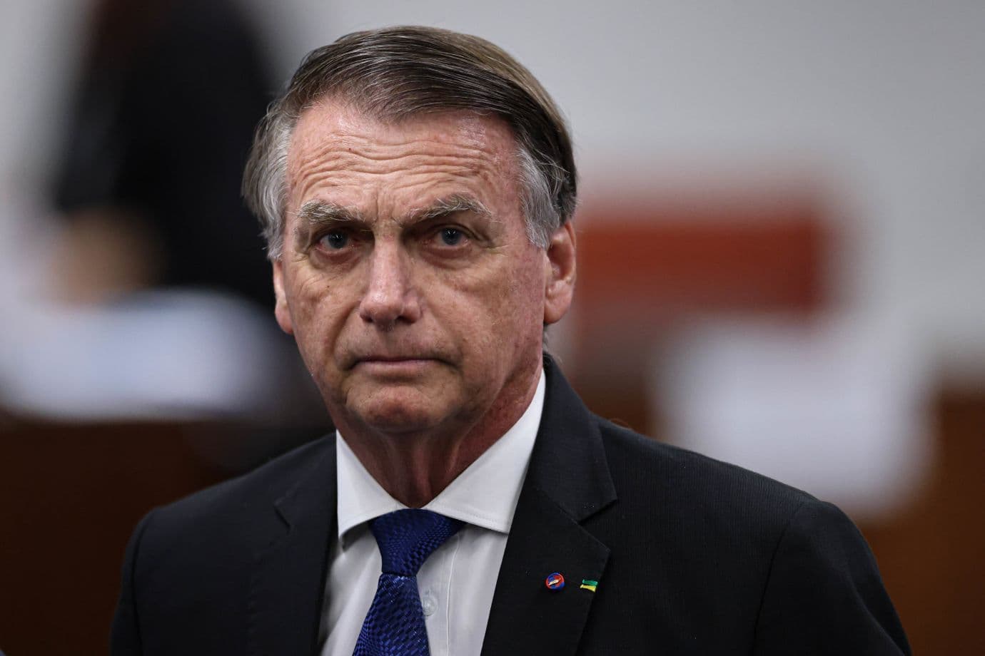 Bolsonaro permanece no centro da eleição de 2026 mesmo fora das urnas e preso